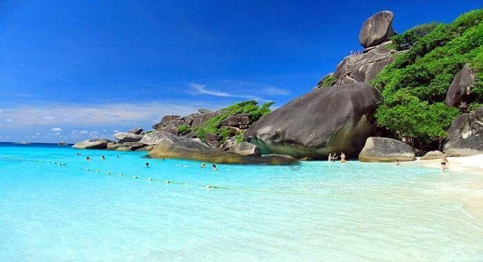 笑脸球的冒险之旅